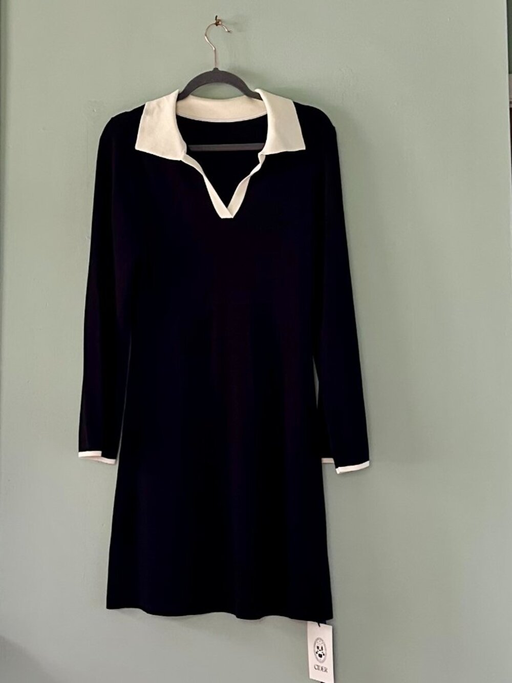 NWT 1X Cider Knit V-Neck Mini Dress in Black With Contrasting White Trim